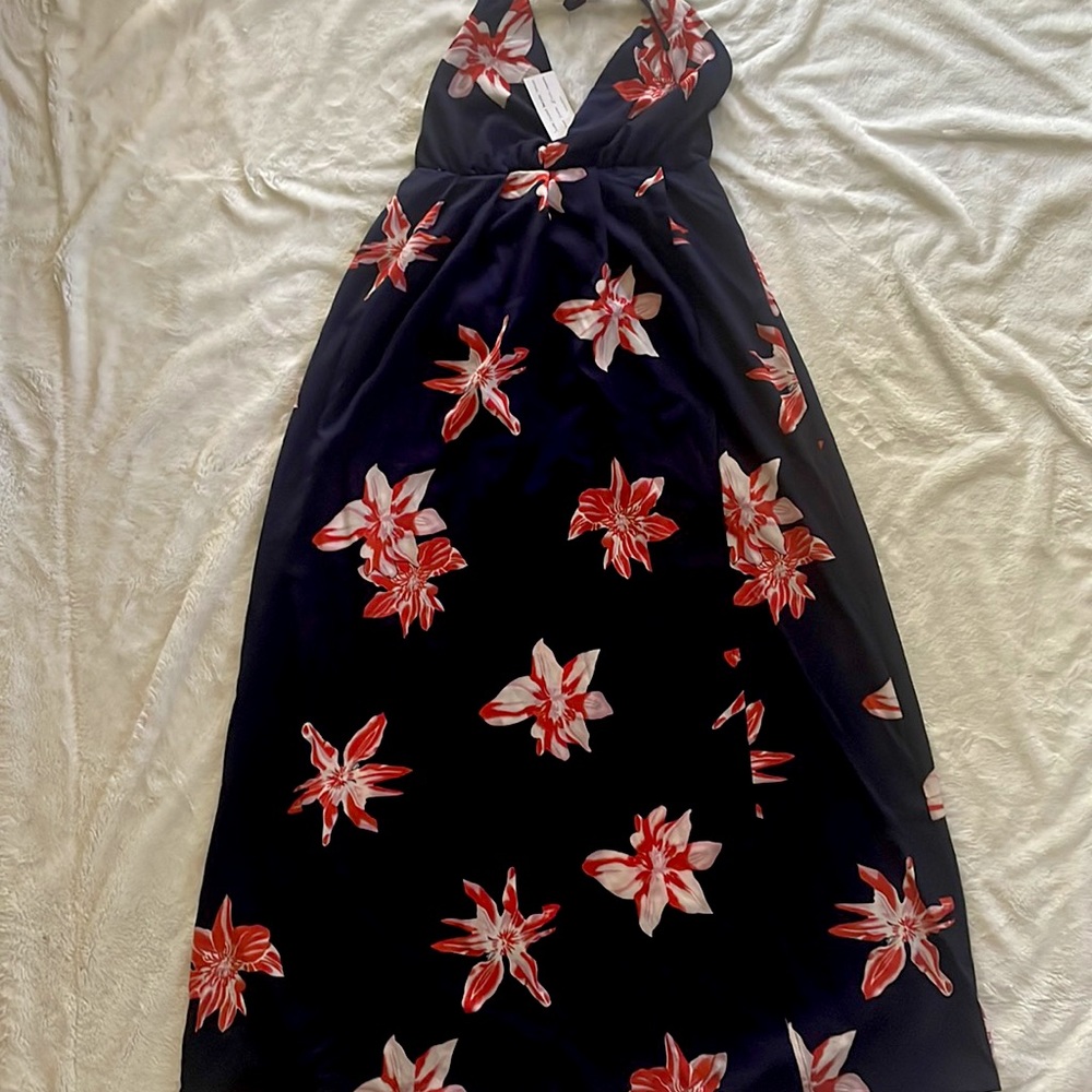 Pretty backless maxi floral dress